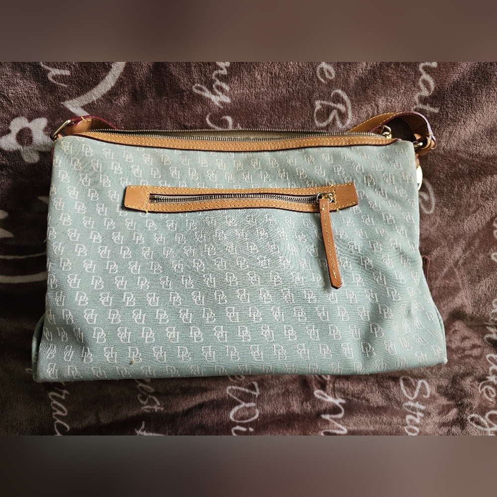 Large Dooney & Bourke purse with wallet - Picture 5 of 8